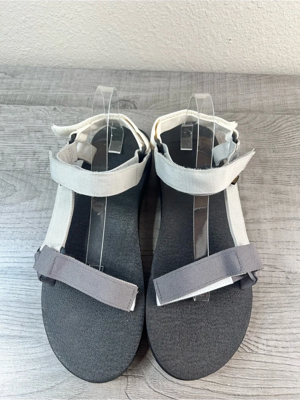 Merence Gray and Light Gray Men’s Size 12/46 Adjustable Strap Sandals Sport